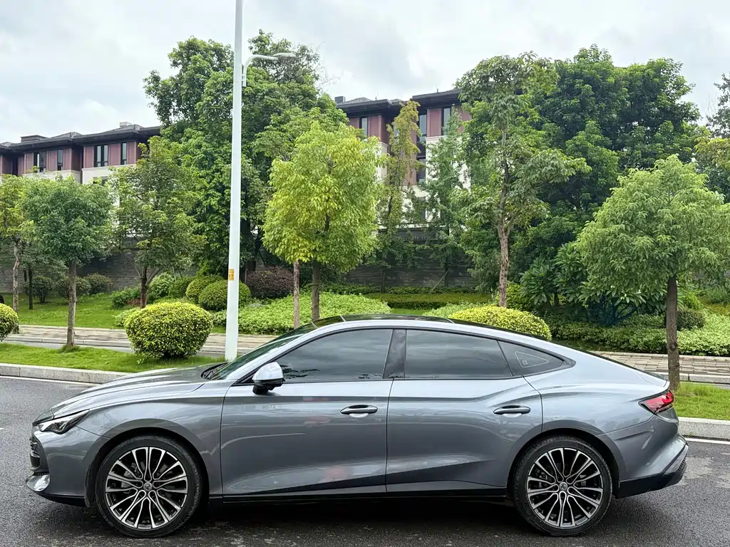 MG MG7 2023 2.0T Automatic Luxury Edition 2023 - thumbnail 4