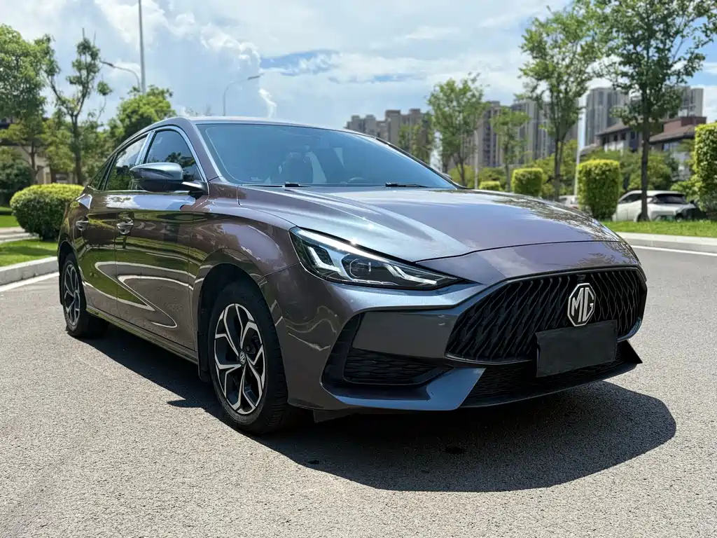 MG MG 5 2021 180DVVT CVT Youth Luxury Edition 2022 - thumbnail 3