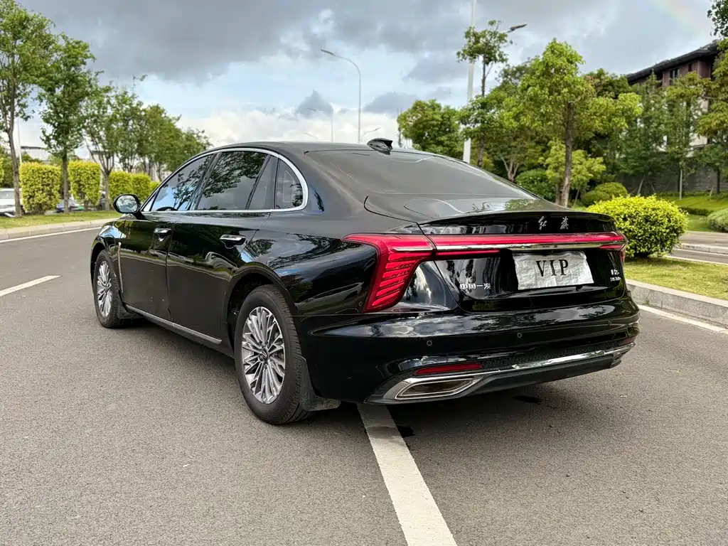 Hongqi Hongqi H5 2023 1.5T DCT SmartLink Flag Rhythm Edition 2024 - thumbnail 5