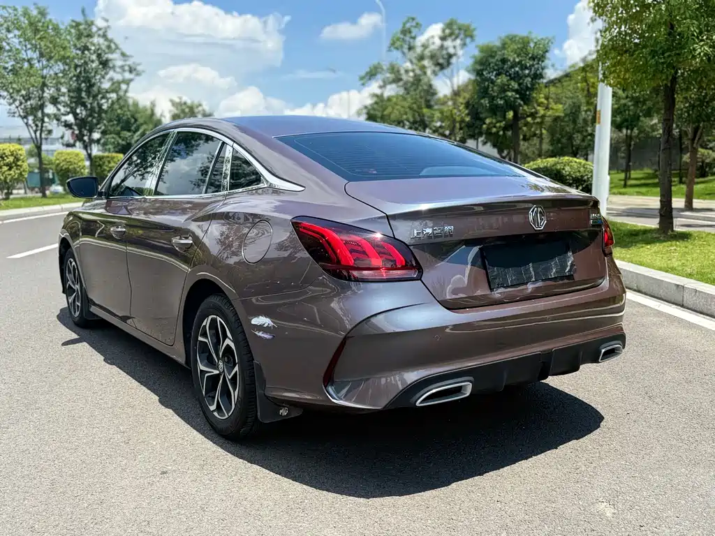 MG MG 5 2021 180DVVT CVT Youth Luxury Edition 2022 - thumbnail 5