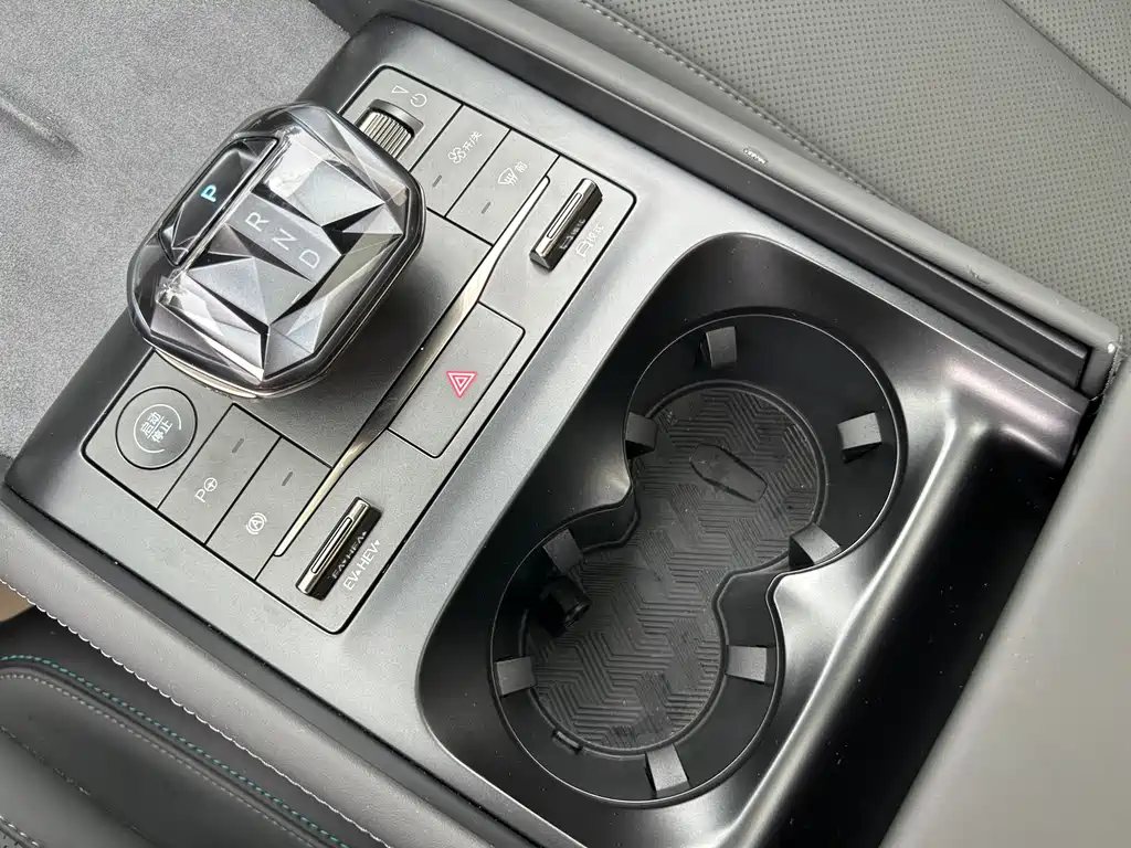 BYD BYD Qin L 2025 DM-i Intelligent Driving Edition 120KM Extended Range Model 2025 - thumbnail 10