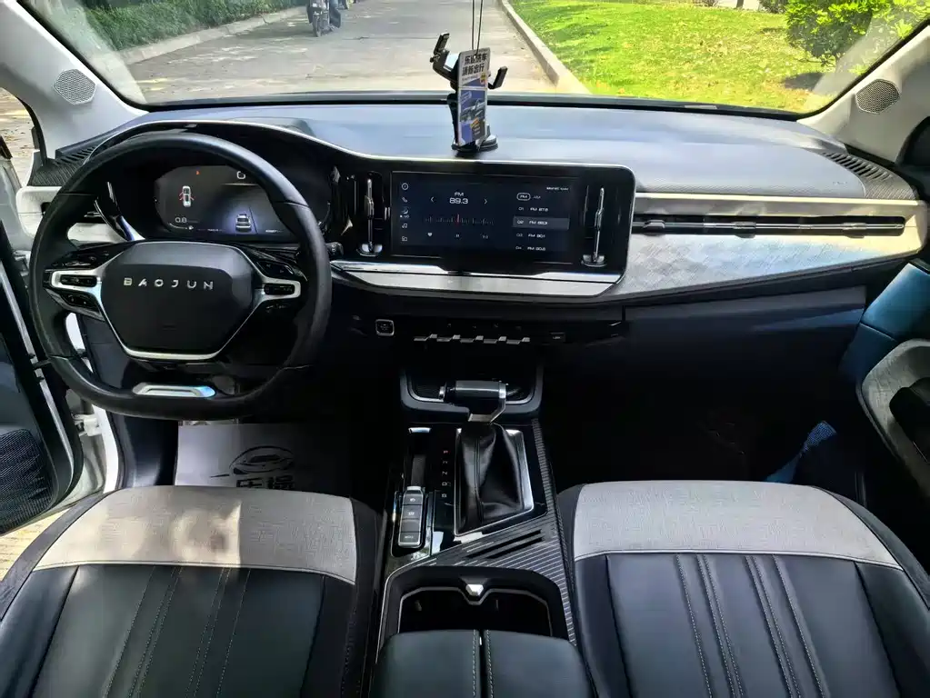 Baojun Baojun RM-5 2019 1.5T CVT Premium 7-seater 2021 - thumbnail 3