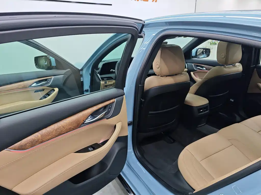 Cadillac Cadillac CT5 2025 28T Track Performance Edition 2025 - thumbnail 6
