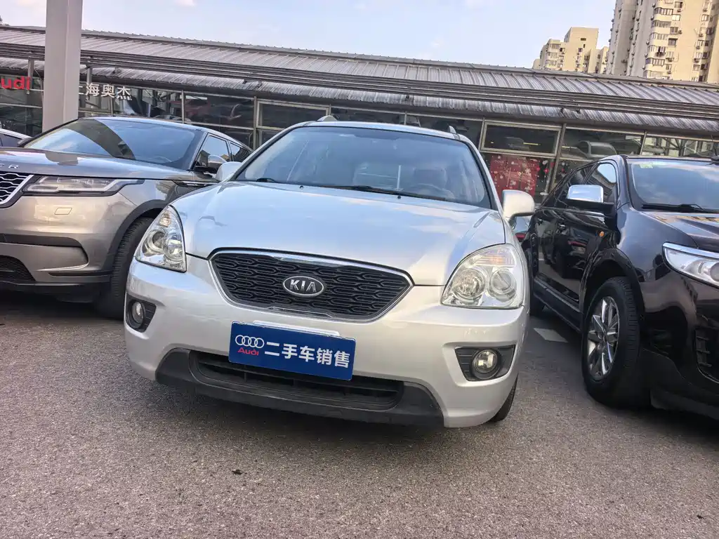 Kia Kia Carens 2011 2.0L 7-seater Automatic Luxury Edition 2012 - thumbnail 2