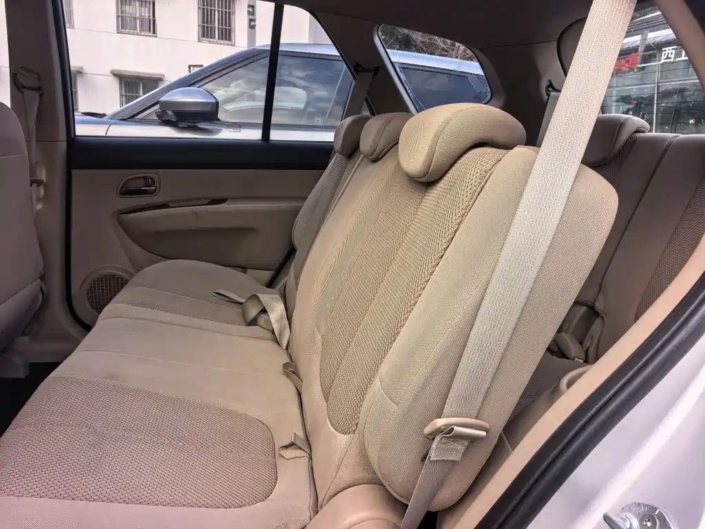 Kia Kia Carens 2011 2.0L 7-seater Automatic Luxury Edition 2012 - thumbnail 14