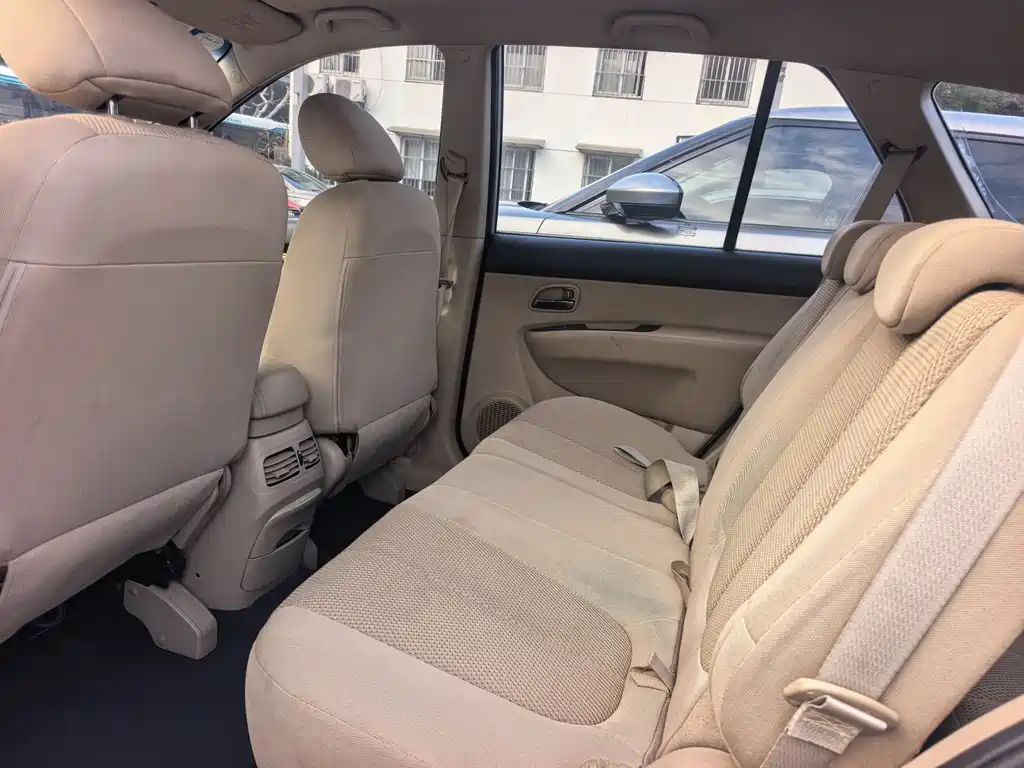 Kia Kia Carens 2011 2.0L 7-seater Automatic Luxury Edition 2012 - thumbnail 16