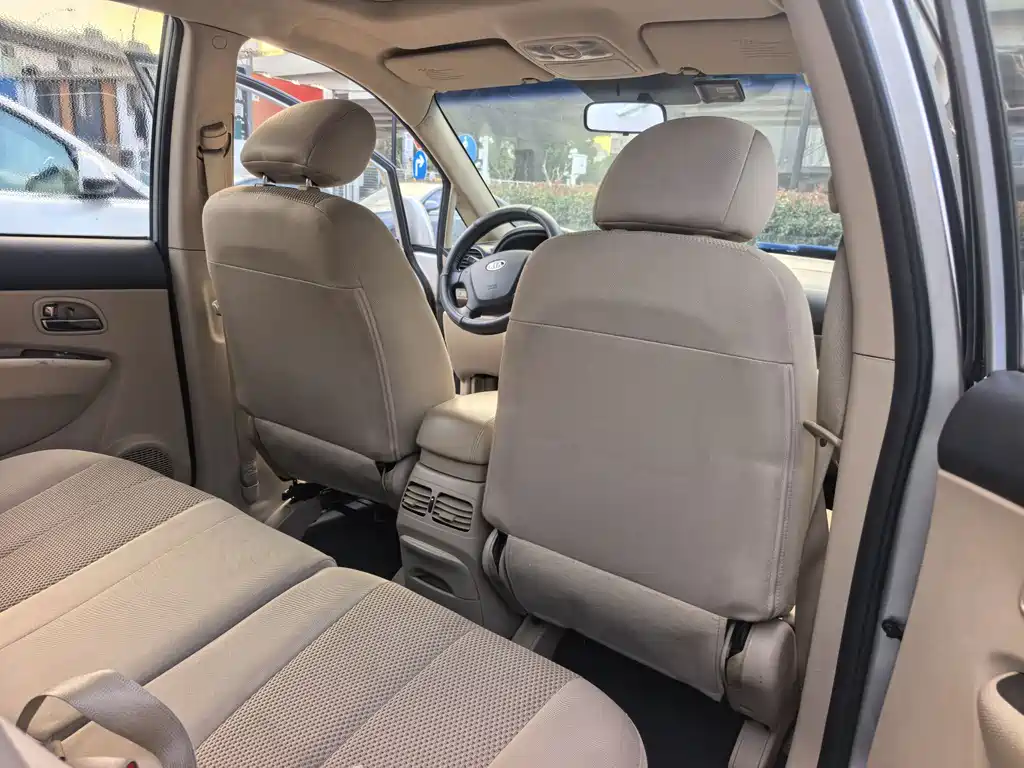 Kia Kia Carens 2011 2.0L 7-seater Automatic Luxury Edition 2012 - thumbnail 18