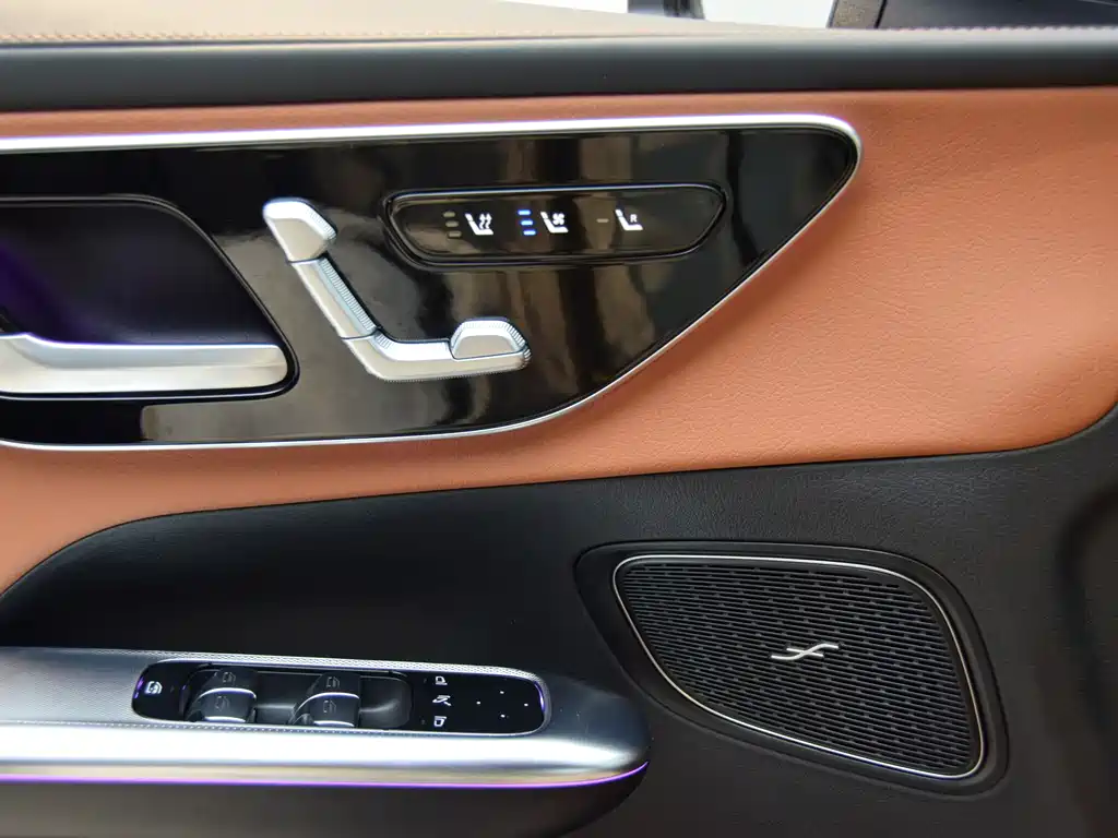 Mercedes-Benz Mercedes-Benz GLC 2025 Model Year Facelift GLC 260 L 4MATIC Dynamic 2025 - thumbnail 7