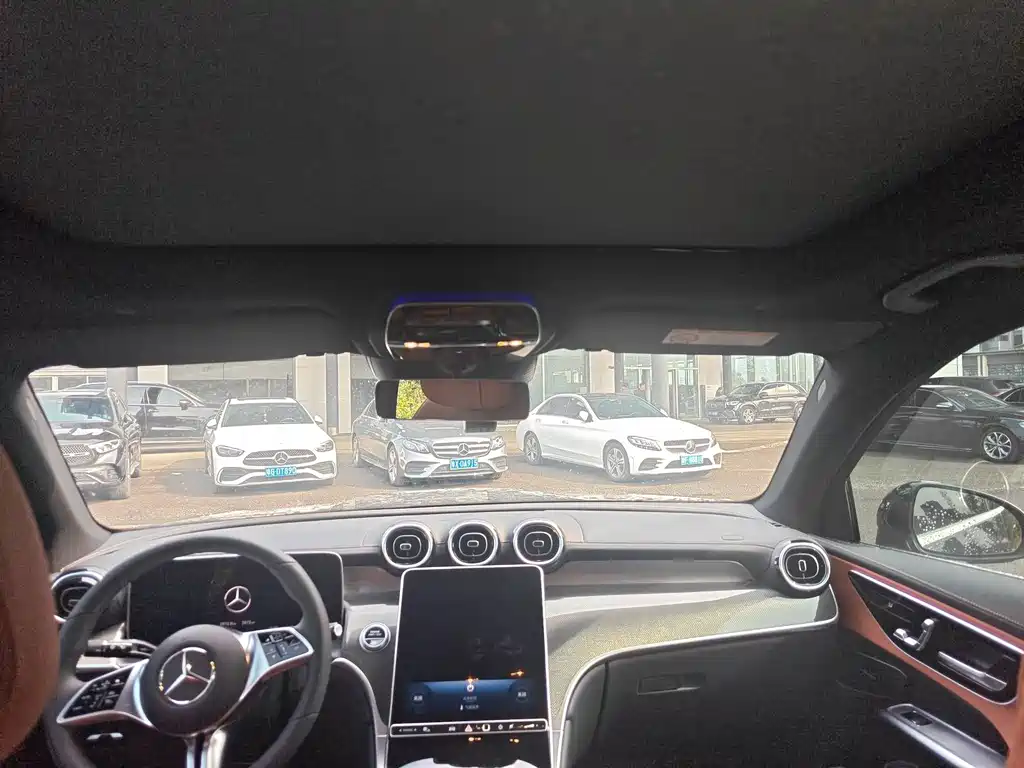 Mercedes-Benz Mercedes-Benz GLC 2026 GLC 260 L 4MATIC Dynamic Model 2025 - thumbnail 2