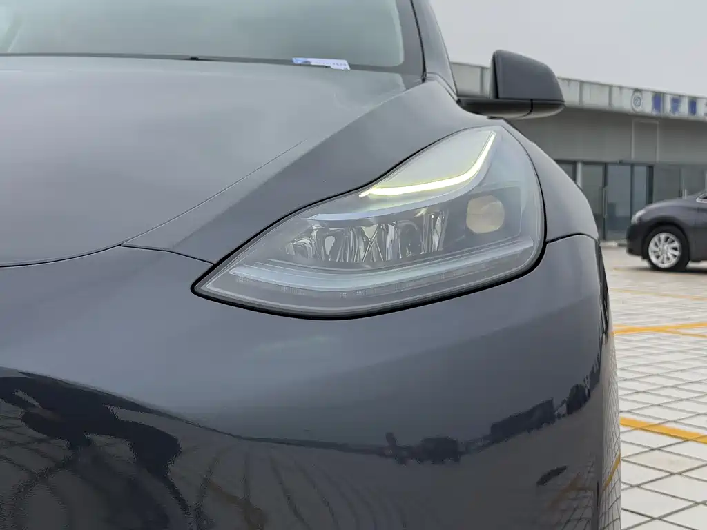Tesla Model Y 2024 Rear-Wheel Drive Version 2024 - thumbnail 10