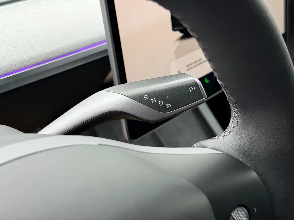 Tesla Model Y 2024 Rear-Wheel Drive Version 2024 - thumbnail 19