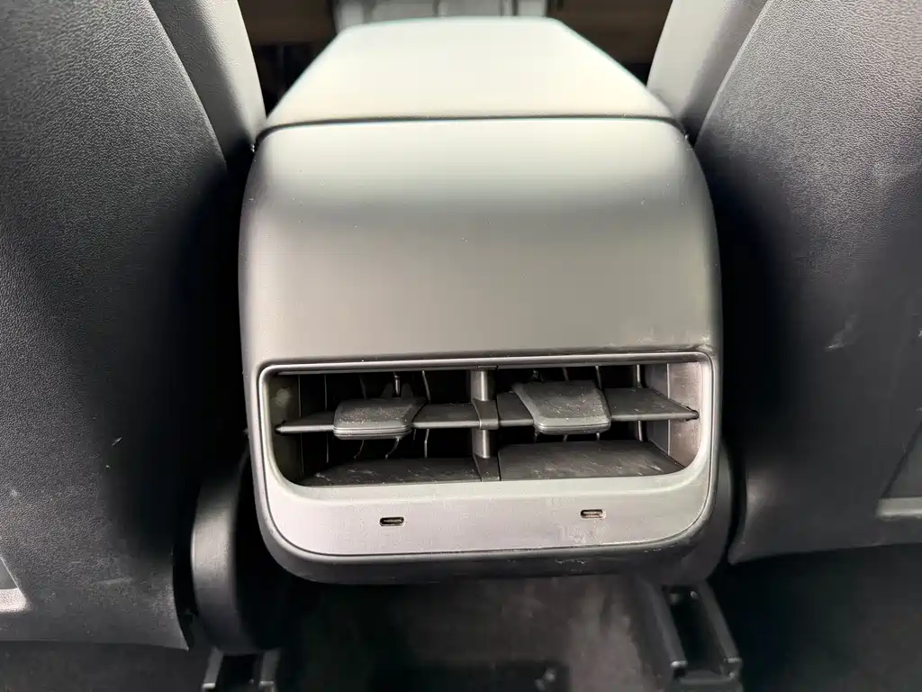Tesla Model Y 2024 Rear-Wheel Drive Version 2024 - thumbnail 24
