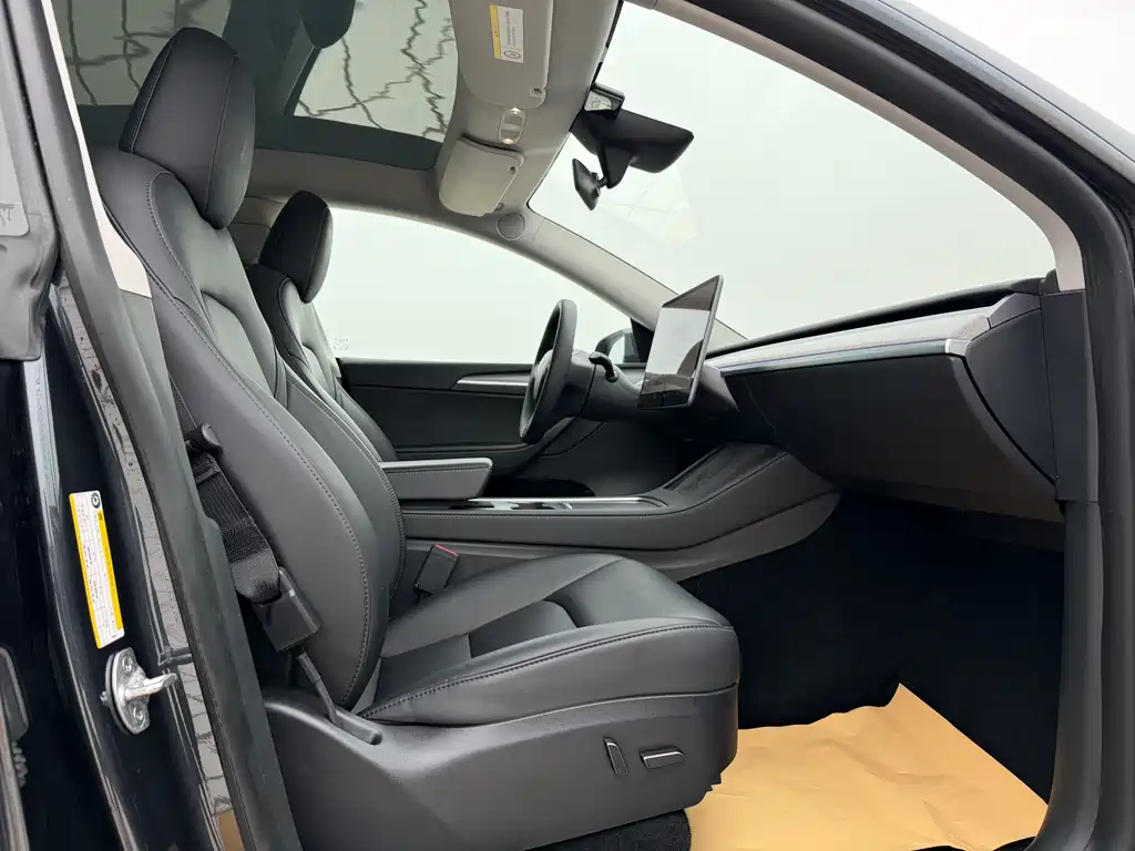 Tesla Model Y 2024 Rear-Wheel Drive Version 2024 - thumbnail 29