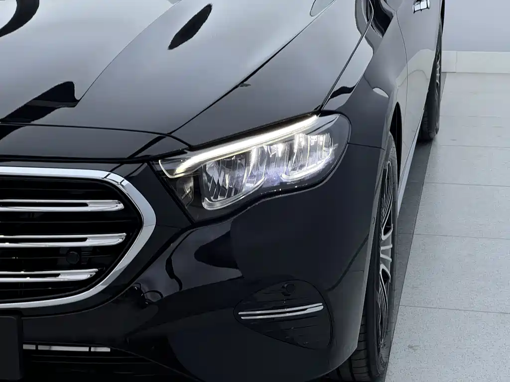 Mercedes-Benz Mercedes-Benz E-Class 2026 E 260 L Classic Edition 2026 - thumbnail 6