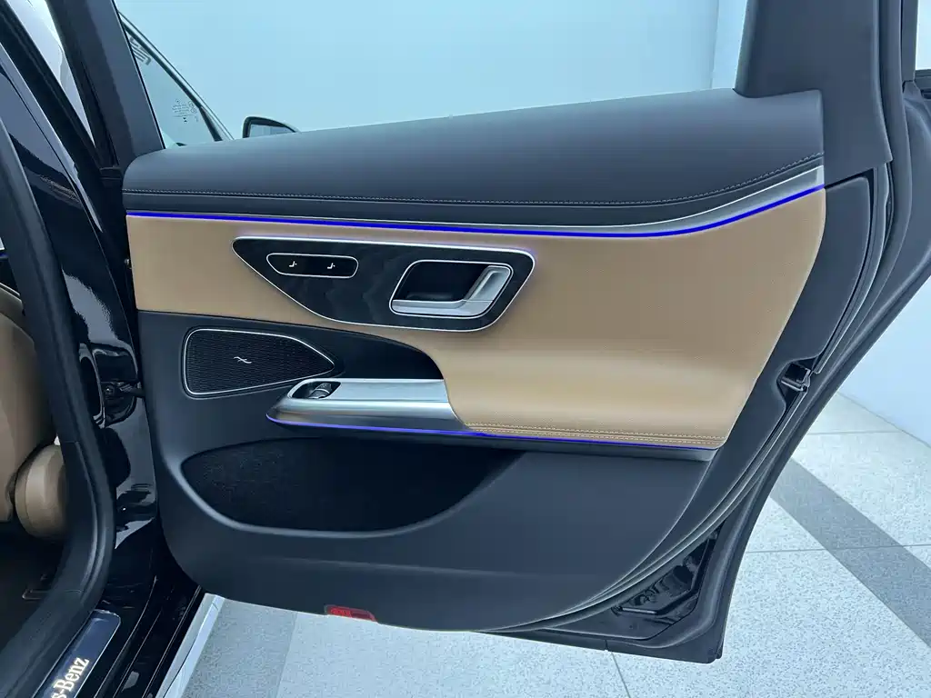 Mercedes-Benz Mercedes-Benz E-Class 2026 E 260 L Classic Edition 2026 - thumbnail 17