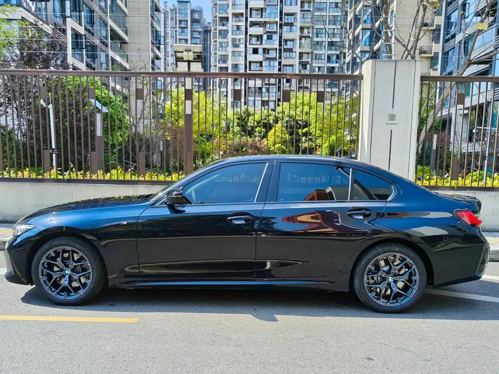 BMW BMW 3 Series 2025 Model 330Li M Sport Shadow Night Package 2025 - thumbnail 6