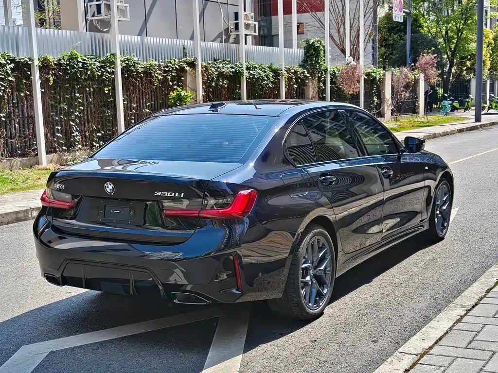 BMW BMW 3 Series 2025 Model 330Li M Sport Shadow Night Package 2025 - thumbnail 9