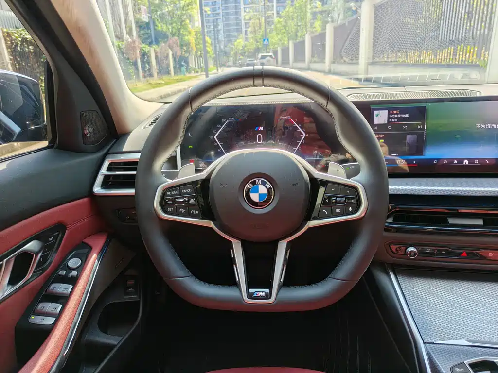 BMW BMW 3 Series 2025 Model 330Li M Sport Shadow Night Package 2025 - thumbnail 15