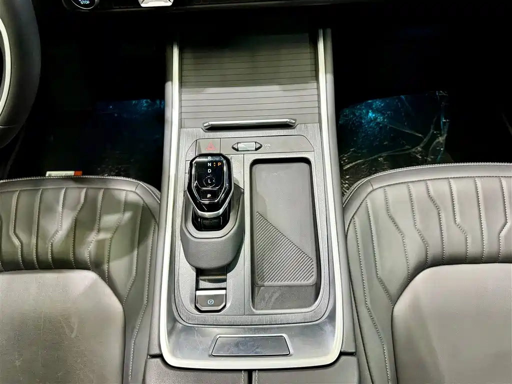 Ford Ford Edge 2025 Model Edge L 2.0T EcoBoost FWD Seven-Seat Luxury Edition 2025 - thumbnail 22