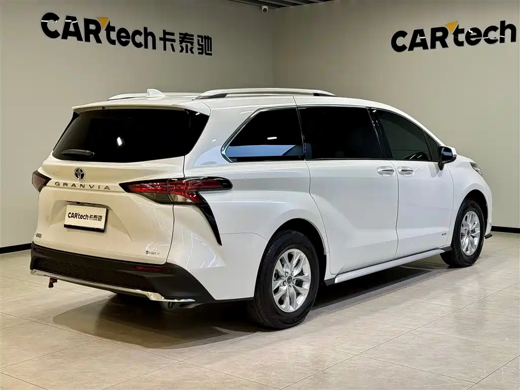 Toyota Toyota Granvia 2024 Model 2.5L Hybrid Comfort Edition 2024 - thumbnail 4