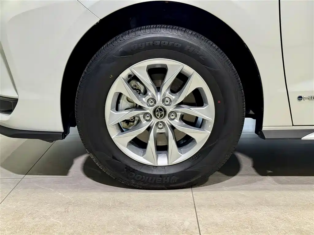 Toyota Toyota Granvia 2024 Model 2.5L Hybrid Comfort Edition 2024 - thumbnail 10
