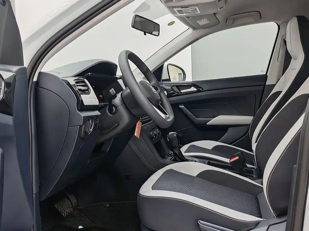 Volkswagen Tharu 2025 New Sharp 1.5L Sharp Edition 2025 - thumbnail 7