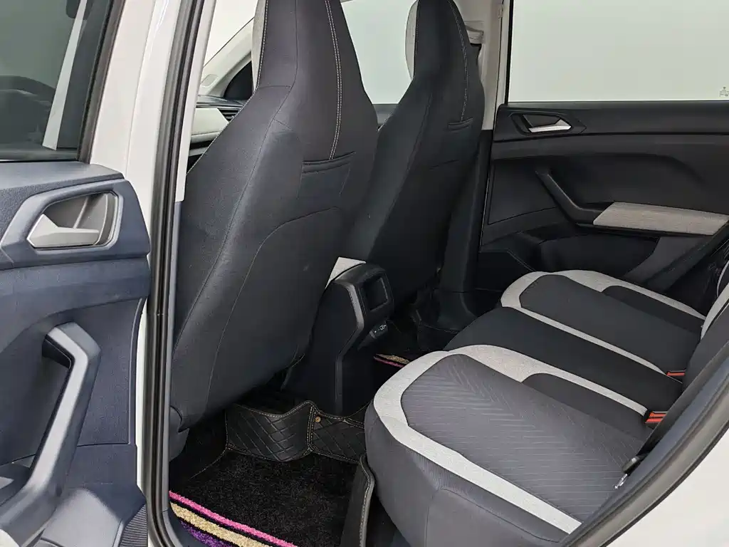 Volkswagen Tharu 2025 New Sharp 1.5L Sharp Edition 2025 - thumbnail 8