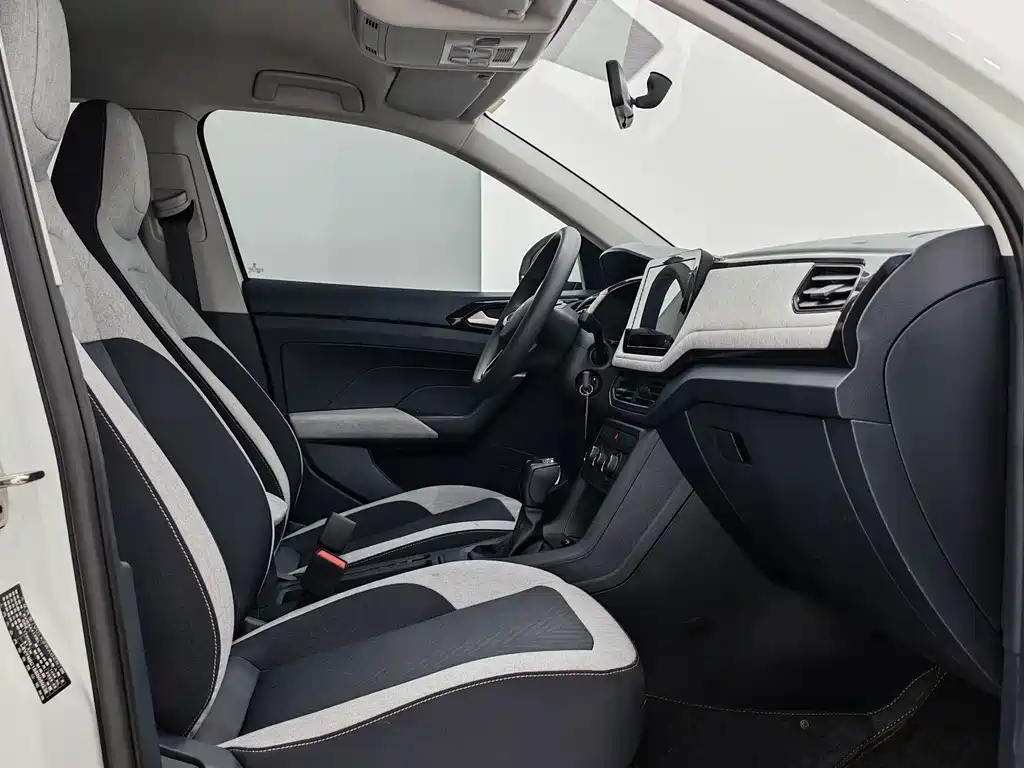 Volkswagen Tharu 2025 New Sharp 1.5L Sharp Edition 2025 - thumbnail 9