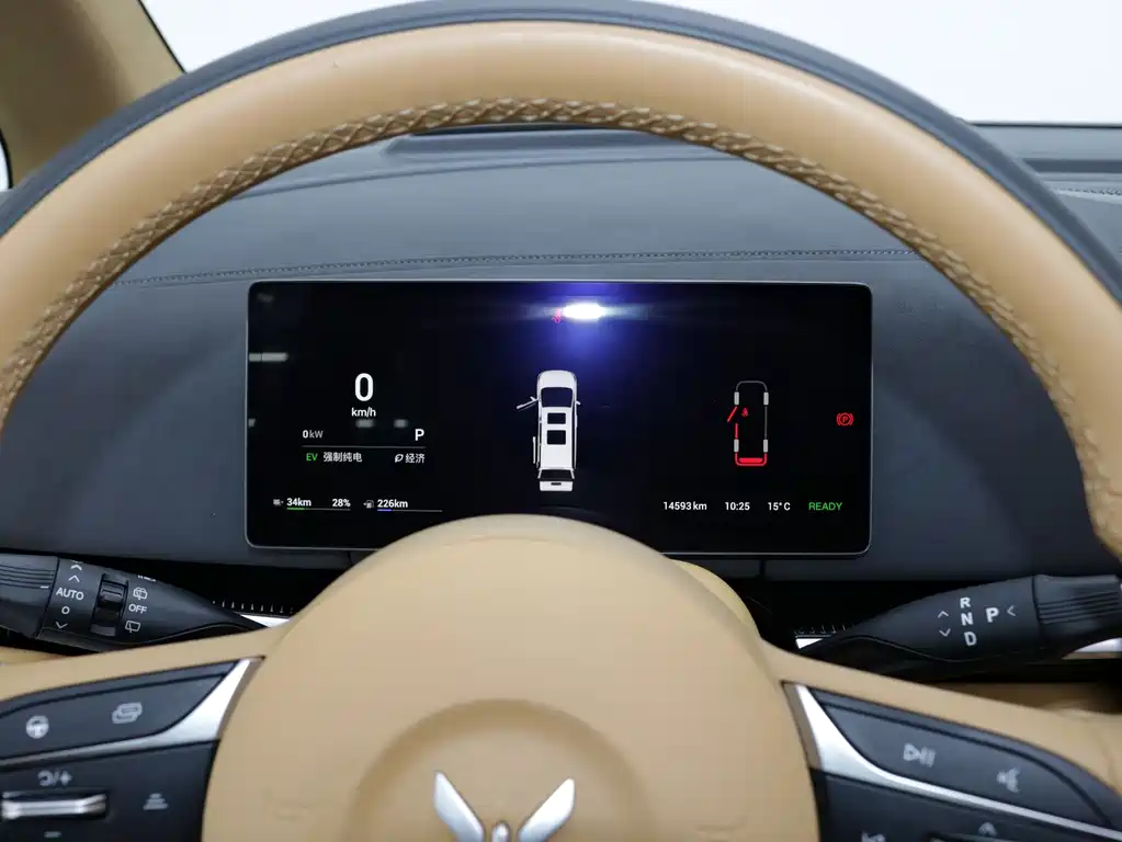 Lantu Automobile Lantu Dreamer 2025 PHEV AWD Flagship Kunpeng Edition 2024 - thumbnail 7