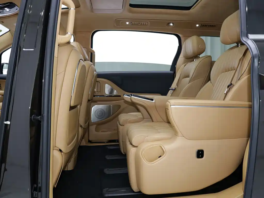 Lantu Automobile Lantu Dreamer 2025 PHEV AWD Flagship Kunpeng Edition 2024 - thumbnail 8