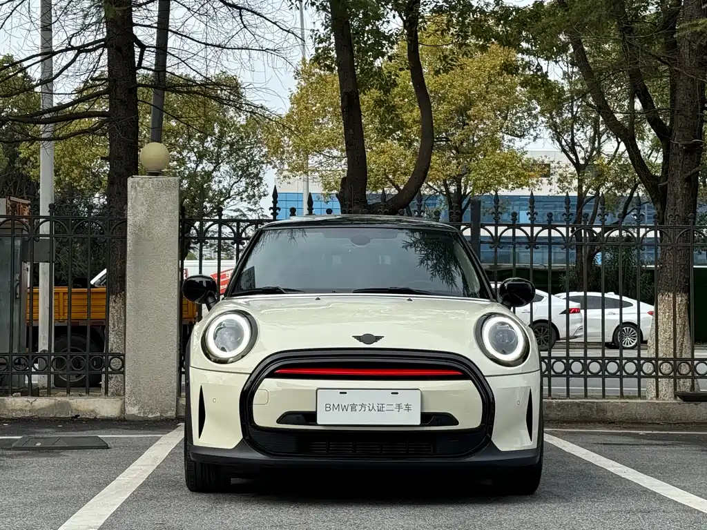 MINI MINI 2022 1.5T COOPER Artist 2022 - thumbnail 2