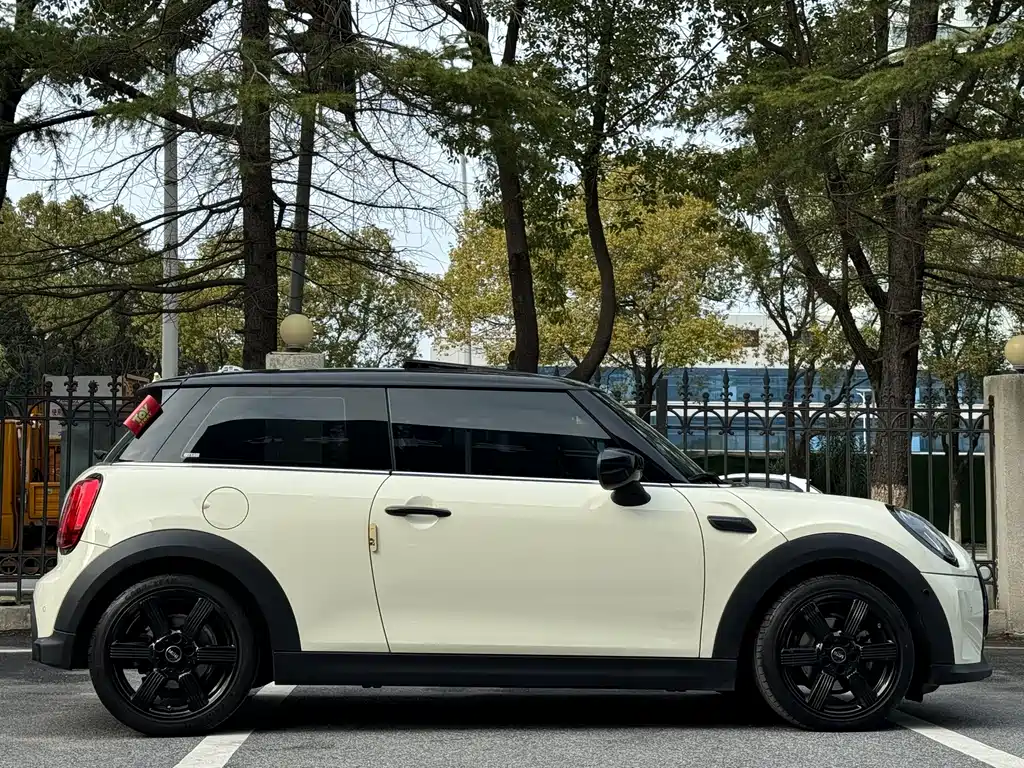 MINI MINI 2022 1.5T COOPER Artist 2022 - thumbnail 4