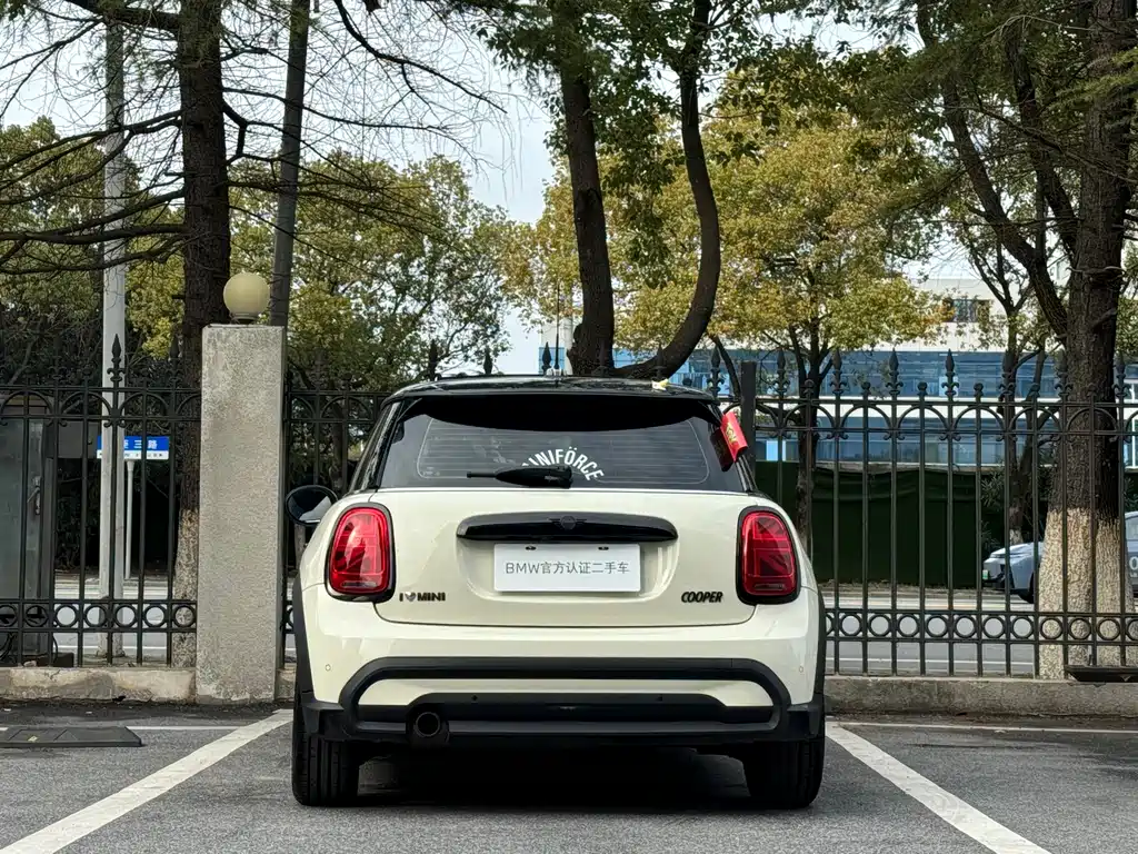 MINI MINI 2022 1.5T COOPER Artist 2022 - thumbnail 6