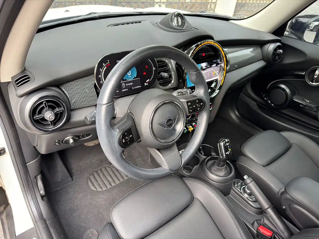 MINI MINI 2022 1.5T COOPER Artist 2022 - thumbnail 8