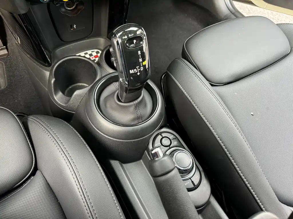 MINI MINI 2022 1.5T COOPER Artist 2022 - thumbnail 16
