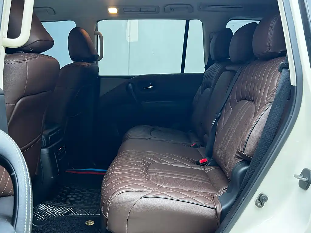 Nissan Nissan Patrol 2018 4.0L LE 2018 - thumbnail 11