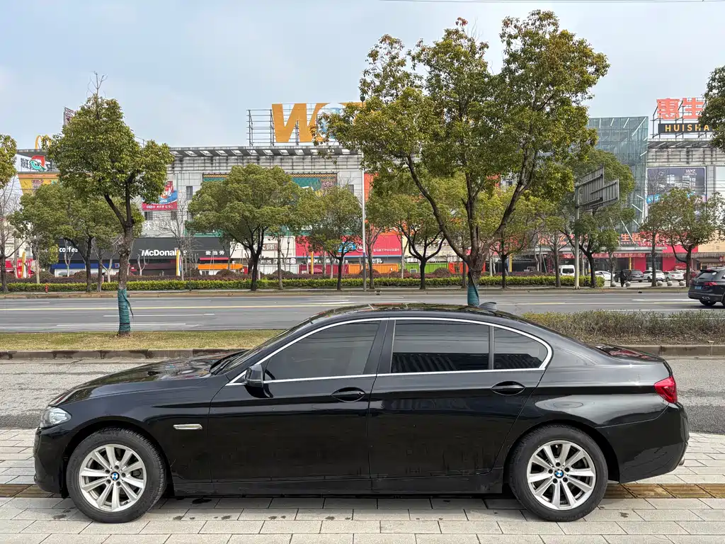 BMW BMW 5 Series 2013 520Li Elegant 2014 - thumbnail 4