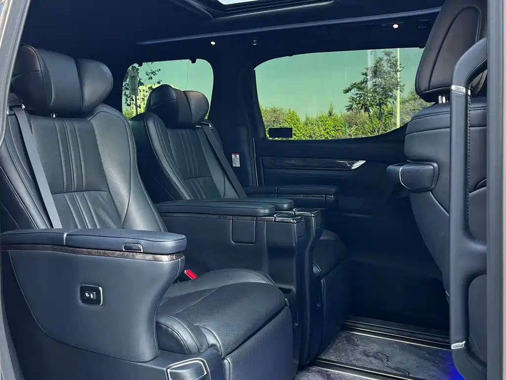 Toyota Alphard 2020 Model Hybrid 2.5L Gold Special Edition 2021 - thumbnail 9