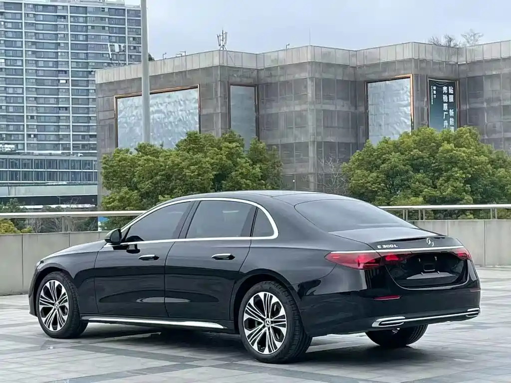 Mercedes-Benz Mercedes-Benz E-Class 2025 Model Year Facelift E 300 L Luxury Edition 2026 - thumbnail 3
