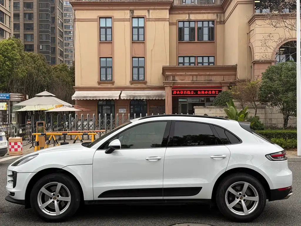Porsche Porsche Macan 2020 Macan 2.0T 2019 - thumbnail 3