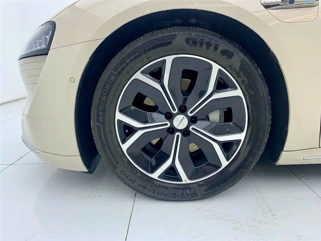 Zhijie Aito S7 2024 Pro RWD Long Range Version 2025 - thumbnail 6