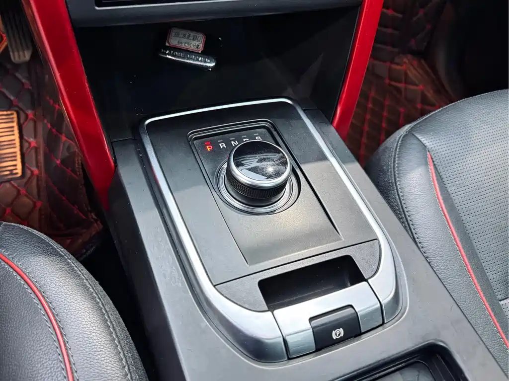 Land Rover Discovery Sport 2019 240PS SE Dynamic Edition Euro V 2019 - thumbnail 3
