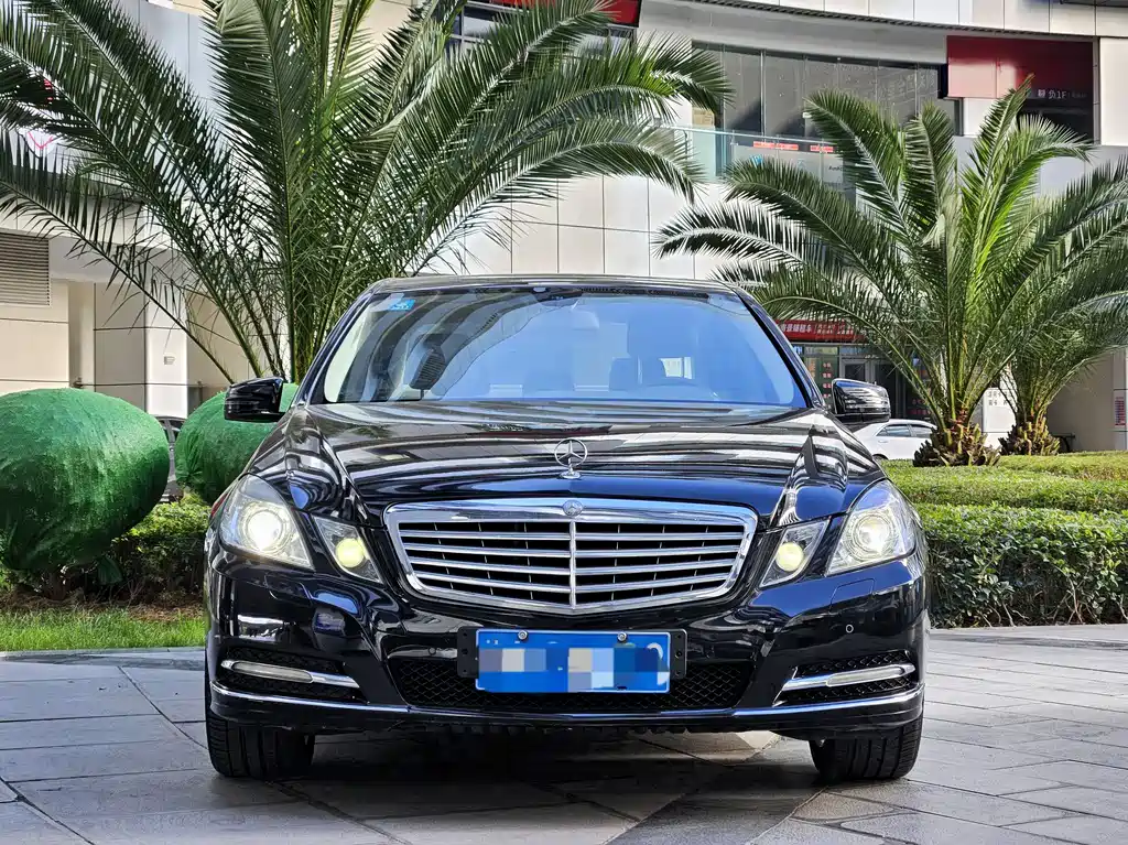 Mercedes-Benz Mercedes-Benz E-Class W212 E 200 CGI Elegant 2010 - thumbnail 2