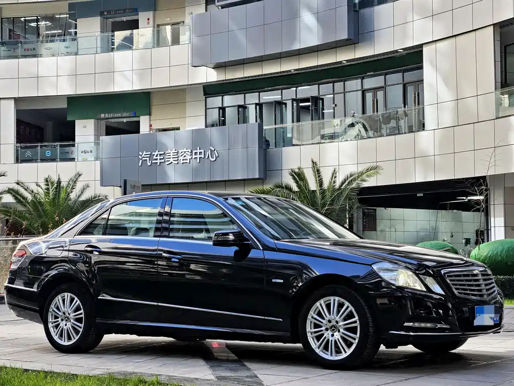 Mercedes-Benz Mercedes-Benz E-Class W212 E 200 CGI Elegant 2010 - thumbnail 3