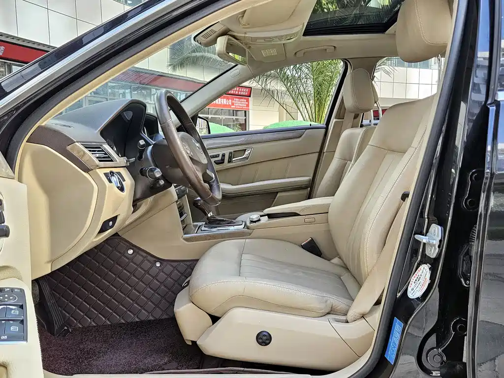 Mercedes-Benz Mercedes-Benz E-Class W212 E 200 CGI Elegant 2010 - thumbnail 4