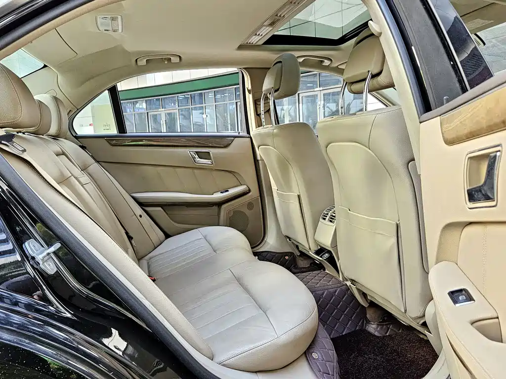 Mercedes-Benz Mercedes-Benz E-Class W212 E 200 CGI Elegant 2010 - thumbnail 6