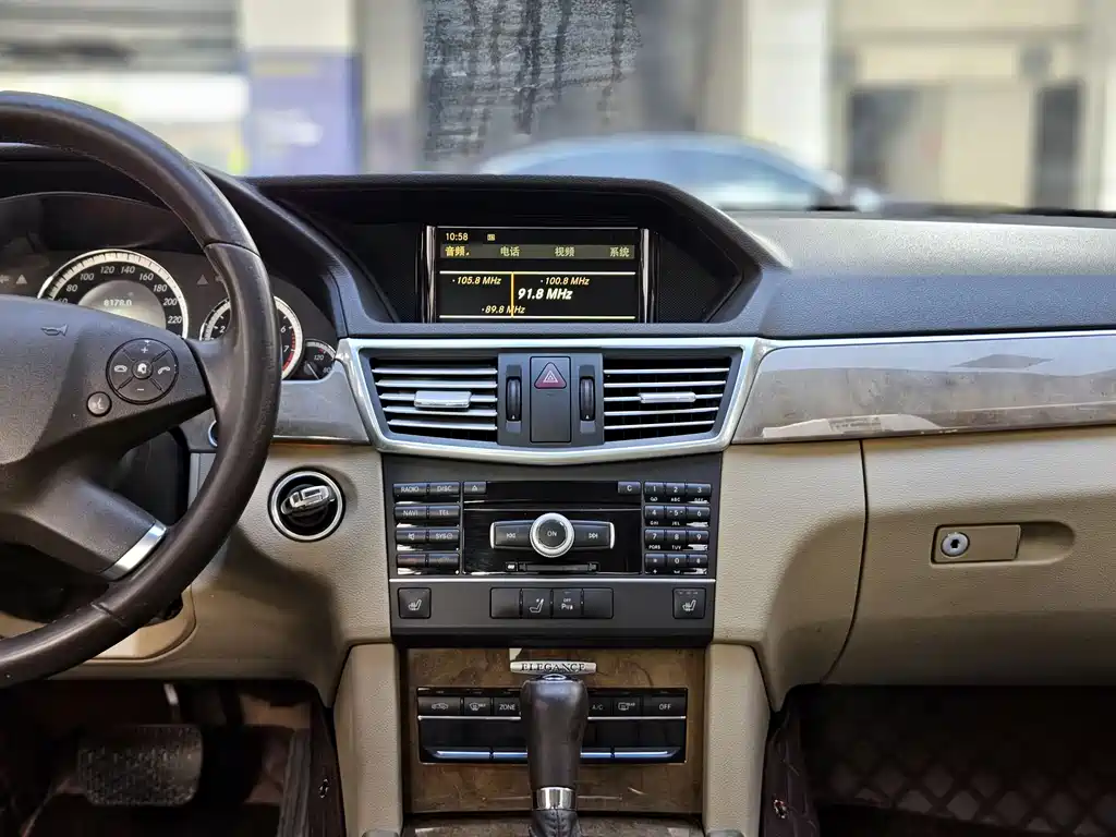 Mercedes-Benz Mercedes-Benz E-Class W212 E 200 CGI Elegant 2010 - thumbnail 12