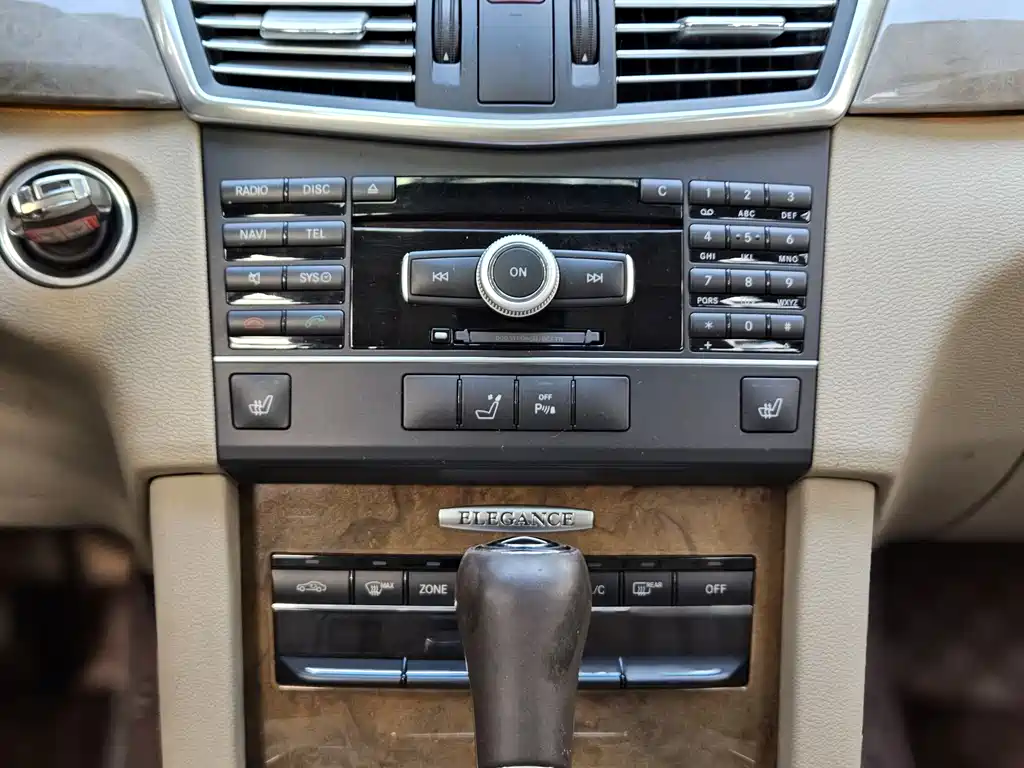 Mercedes-Benz Mercedes-Benz E-Class W212 E 200 CGI Elegant 2010 - thumbnail 13