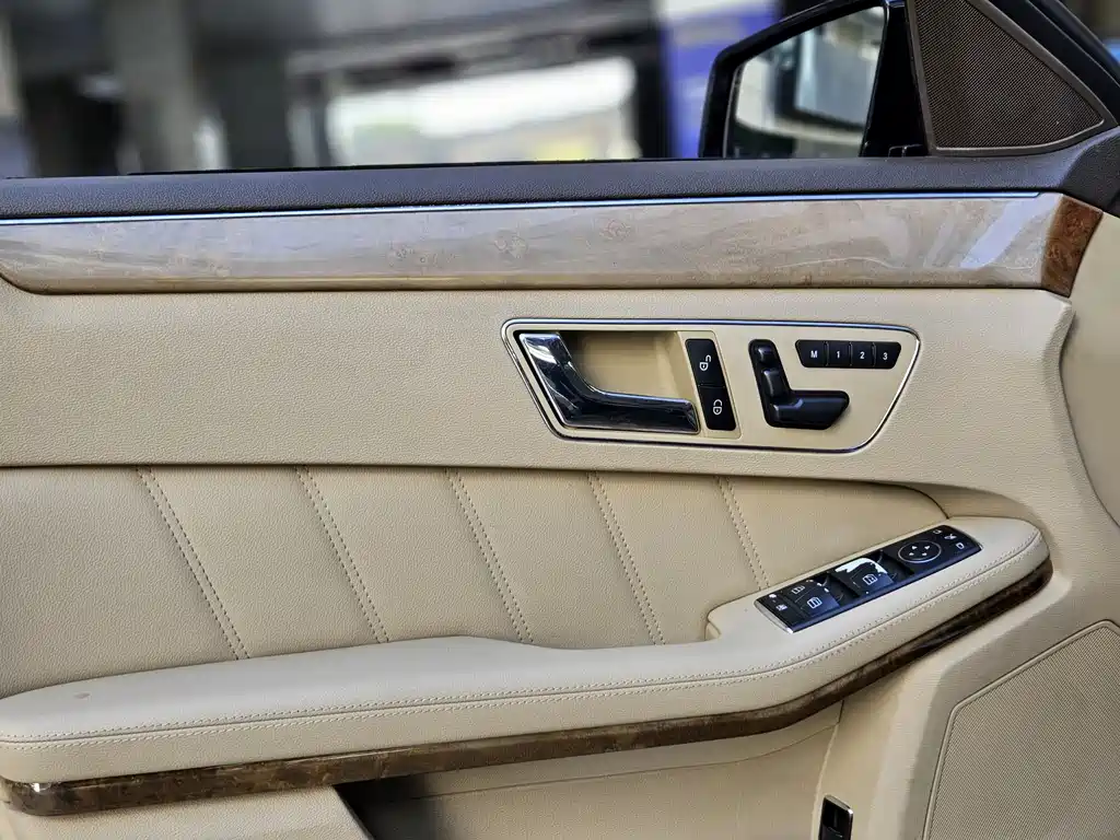 Mercedes-Benz Mercedes-Benz E-Class W212 E 200 CGI Elegant 2010 - thumbnail 16