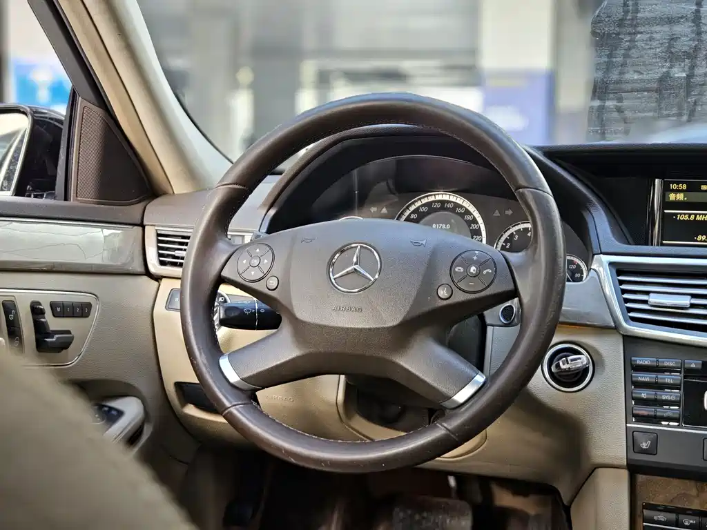 Mercedes-Benz Mercedes-Benz E-Class W212 E 200 CGI Elegant 2010 - thumbnail 17
